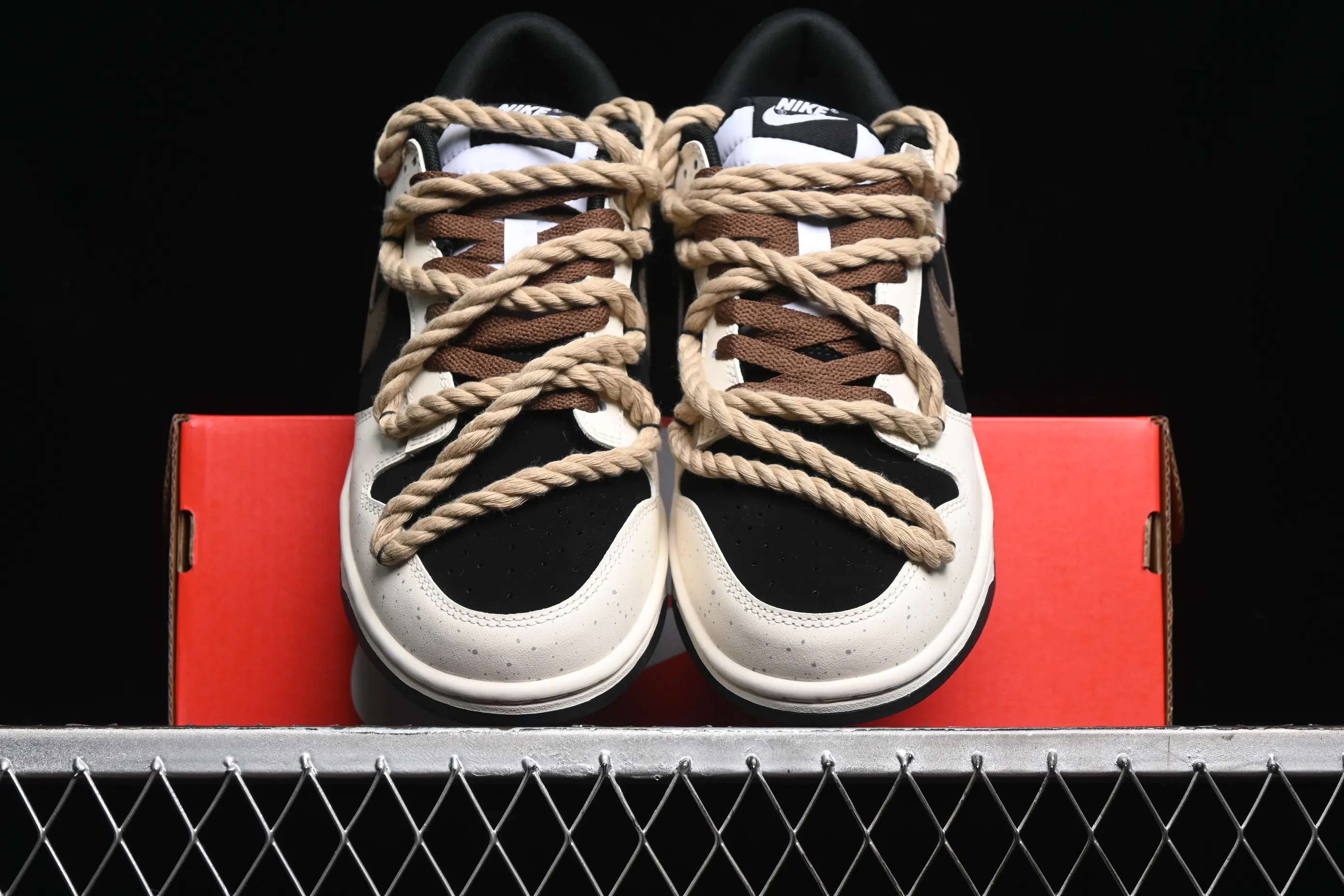All categories Nk SB Dunk series Nk SB Dunk Low Low-top sneakers Nk Dunk Low TMS Little Red Panda Dopamine Mocha Chinese style splash-ink old deconstruction Low-top casual sneakers DD1391-100